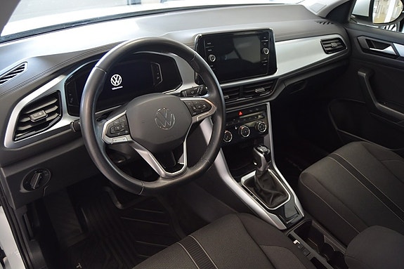 Volkswagen T-Roc 8 of 13