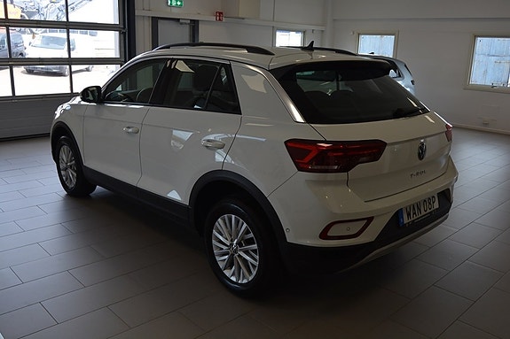 Volkswagen T-Roc 7 of 13