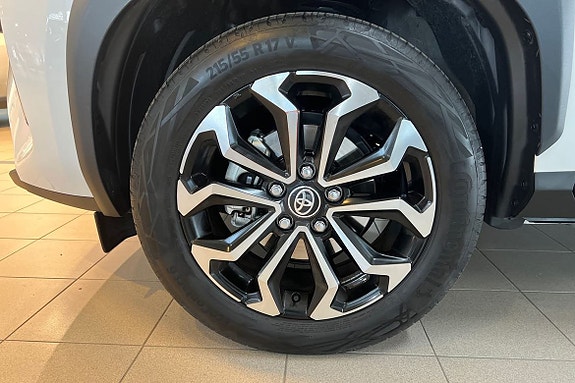 Toyota Yaris Cross 17 of 21
