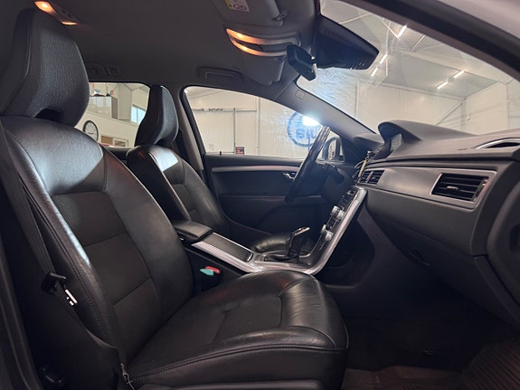 Volvo V70 13 of 25