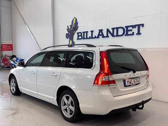 Volvo V70 4 of 25