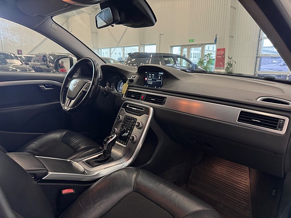 Volvo V70 11 of 25