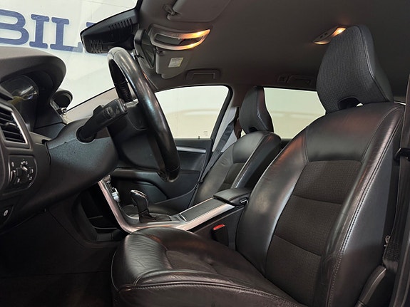 Volvo V70 12 of 25