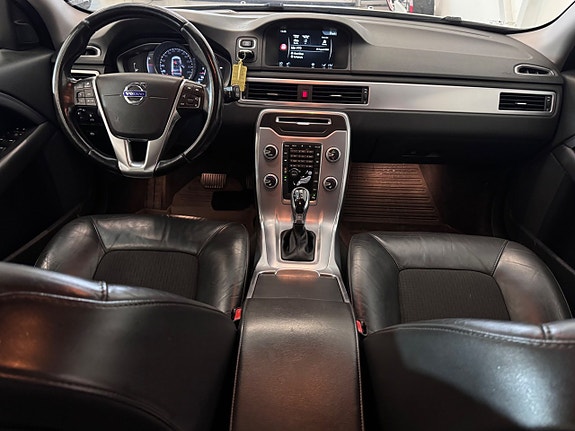 Volvo V70 18 of 25