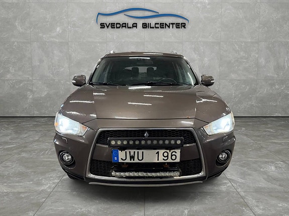 Mitsubishi Outlander 2 of 13