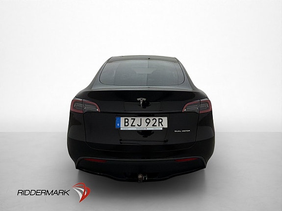 Tesla Model Y 8 of 30