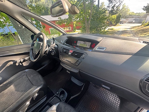 Citroen C4 Picasso 11 of 17