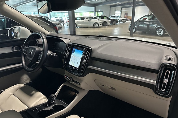 Volvo XC40 9 of 19