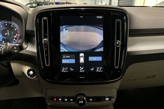 Volvo XC40 12 of 19