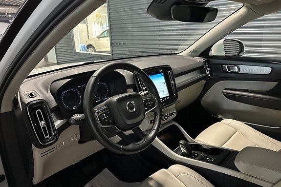 Volvo XC40 7 of 19