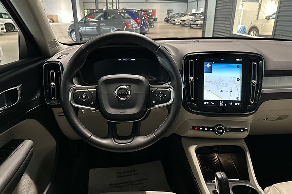 Volvo XC40 10 of 19