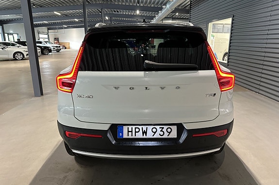 Volvo XC40 5 of 19