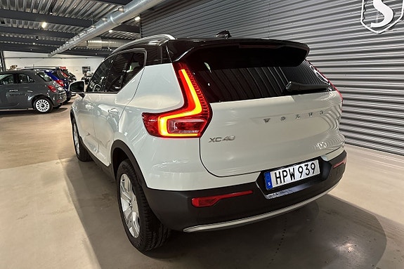 Volvo XC40 6 of 19
