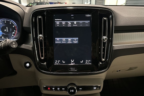Volvo XC40 14 of 19