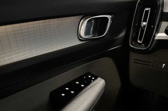 Volvo XC40 15 of 19