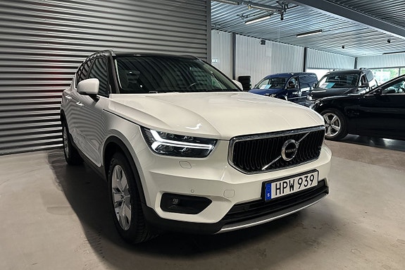Volvo XC40 3 of 19