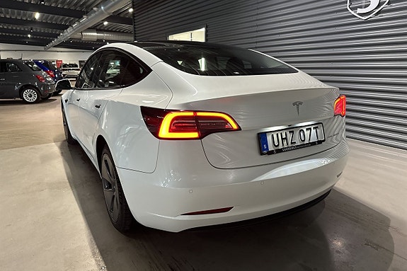 Tesla Model 3 6 of 23