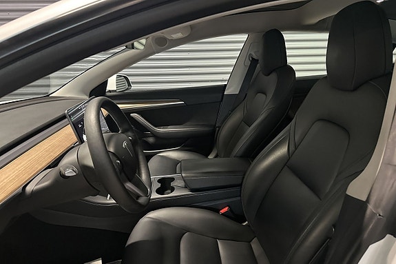 Tesla Model 3 19 of 23
