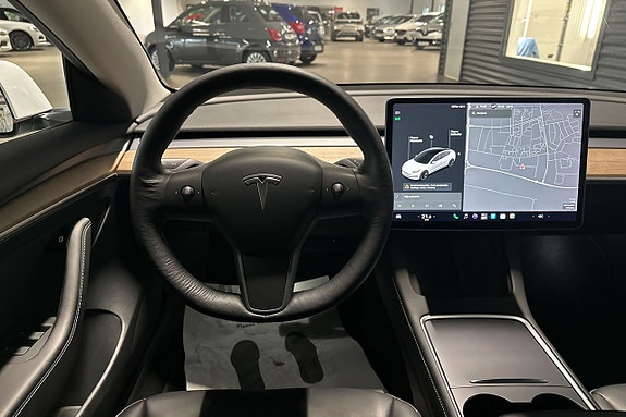 Tesla Model 3 10 of 23