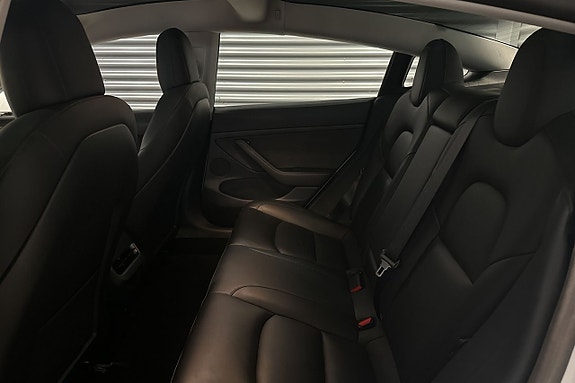 Tesla Model 3 23 of 23