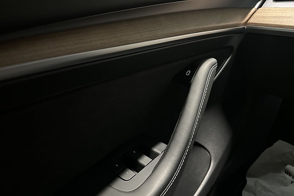 Tesla Model 3 17 of 23