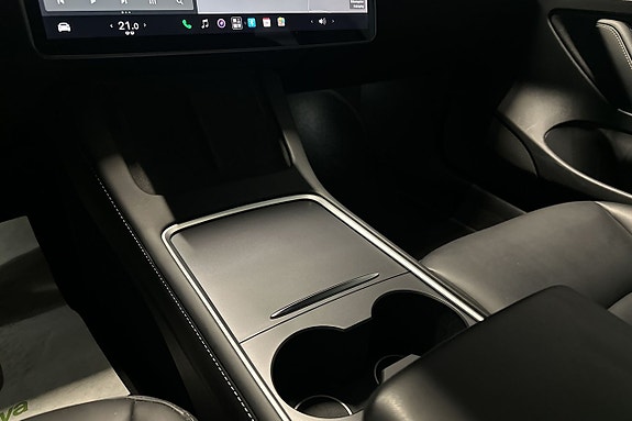 Tesla Model 3 11 of 23