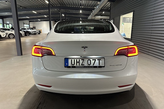 Tesla Model 3 5 of 23