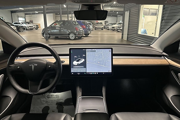 Tesla Model 3 8 of 23