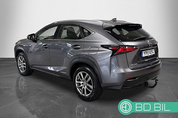 Lexus NX300h 2 of 20