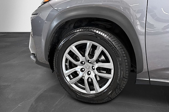 Lexus NX300h 19 of 20