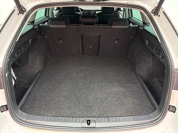 Skoda Octavia 10 of 23