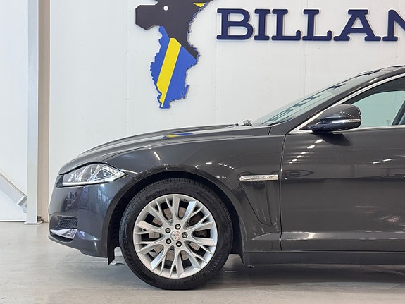 Jaguar XF 9 of 28