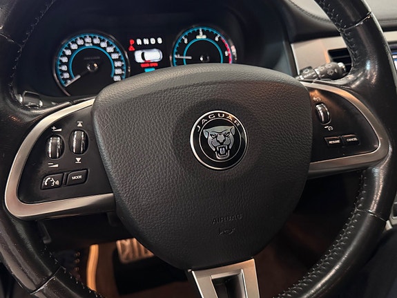 Jaguar XF 25 of 28