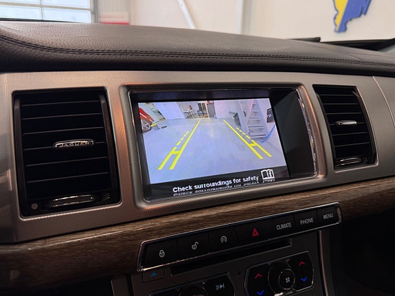 Jaguar XF 22 of 28