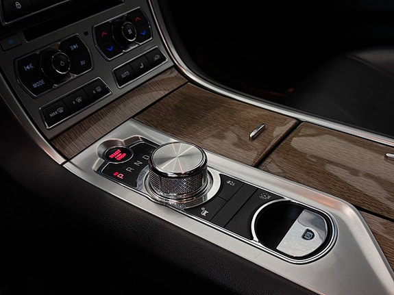 Jaguar XF 24 of 28