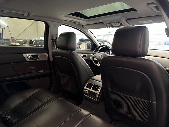 Jaguar XF 15 of 28