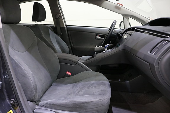 Toyota Prius 14 of 16