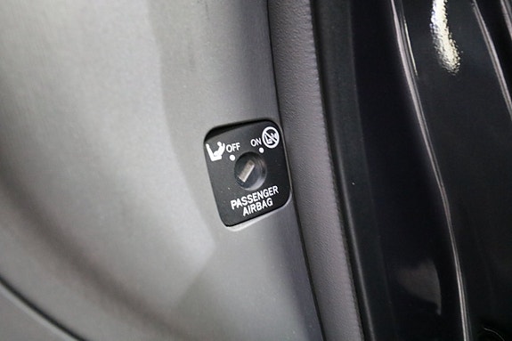 Toyota Prius 15 of 16
