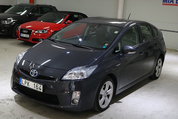 Toyota Prius 3 of 16