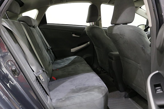 Toyota Prius 13 of 16