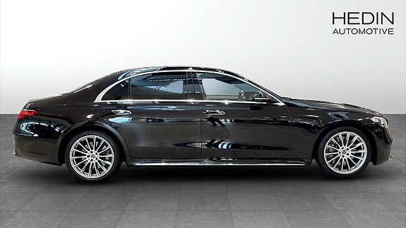 Mercedes-Benz S580 3 of 26