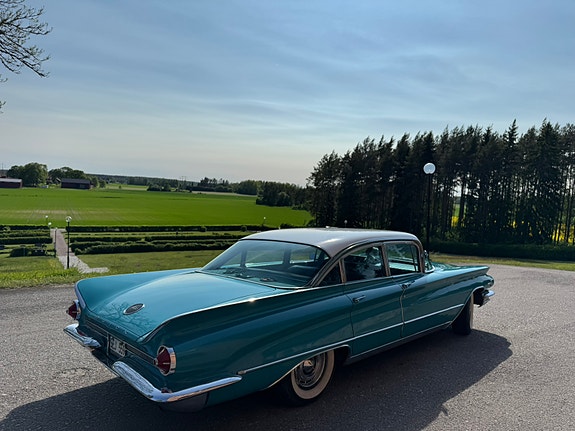 Buick Electra 2 of 4