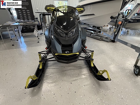 Ski-doo Renegade XRS 900 ACE Turbo R 32 mil, Smart-Shox -26 3 of 7