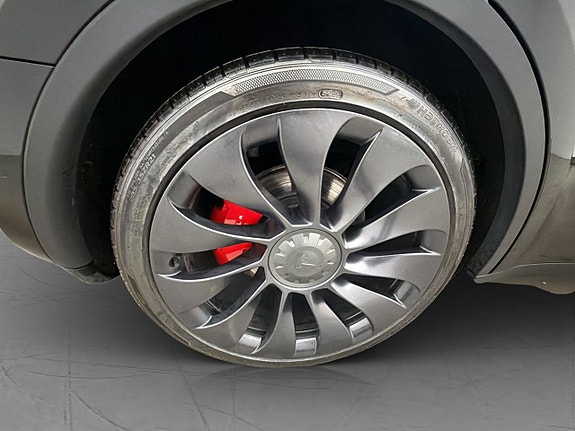 Tesla Model Y 30 of 30