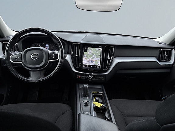 Volvo XC60 8 of 23