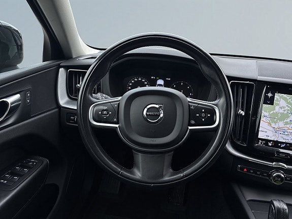 Volvo XC60 9 of 23