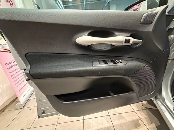 Toyota Auris 6 of 11