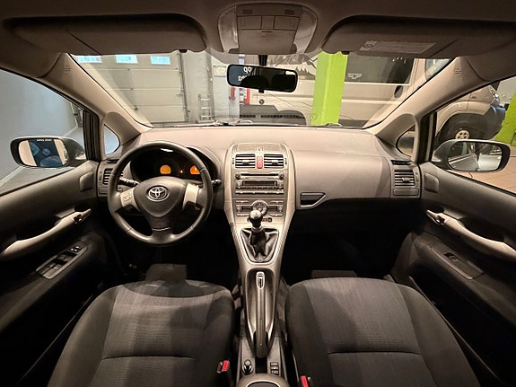 Toyota Auris 11 of 11