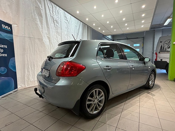Toyota Auris 5 of 11