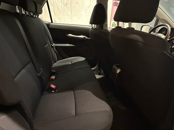 Toyota Auris 10 of 11